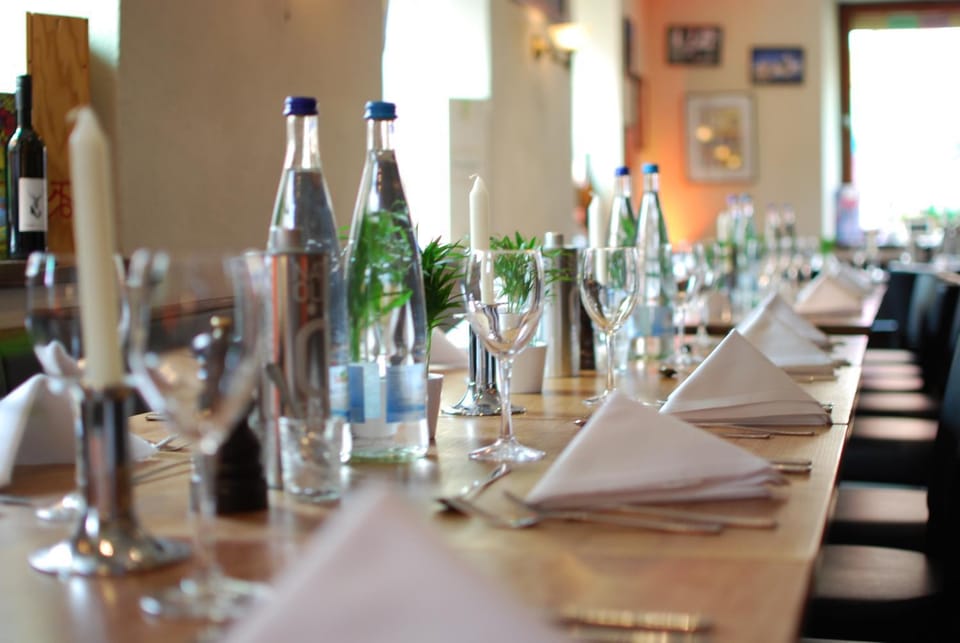 Restaurant/places to eat, Banquet/Function facilities
