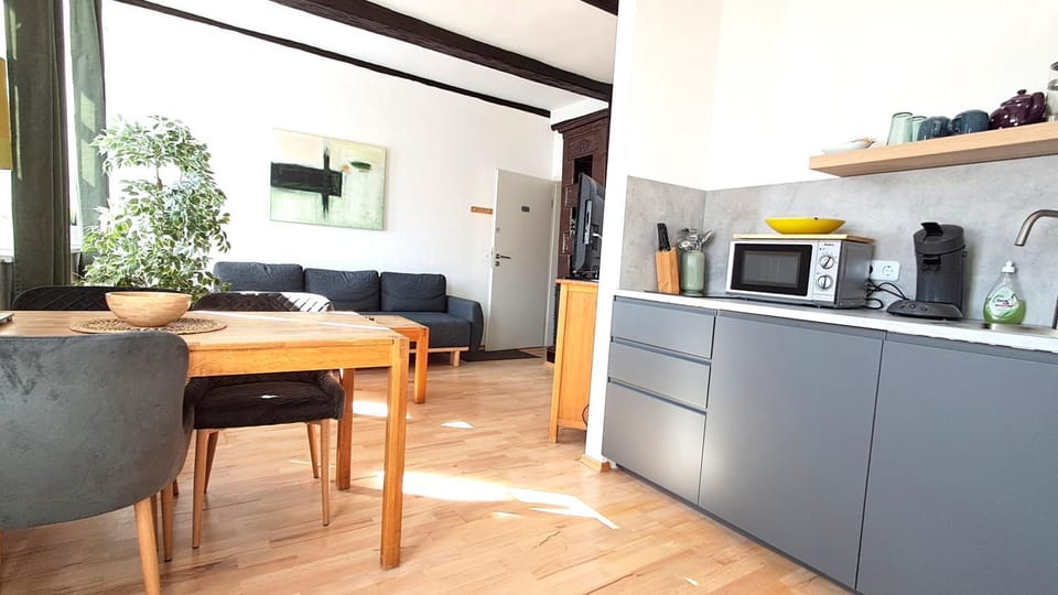 Kitchen or kitchenette, Living room
