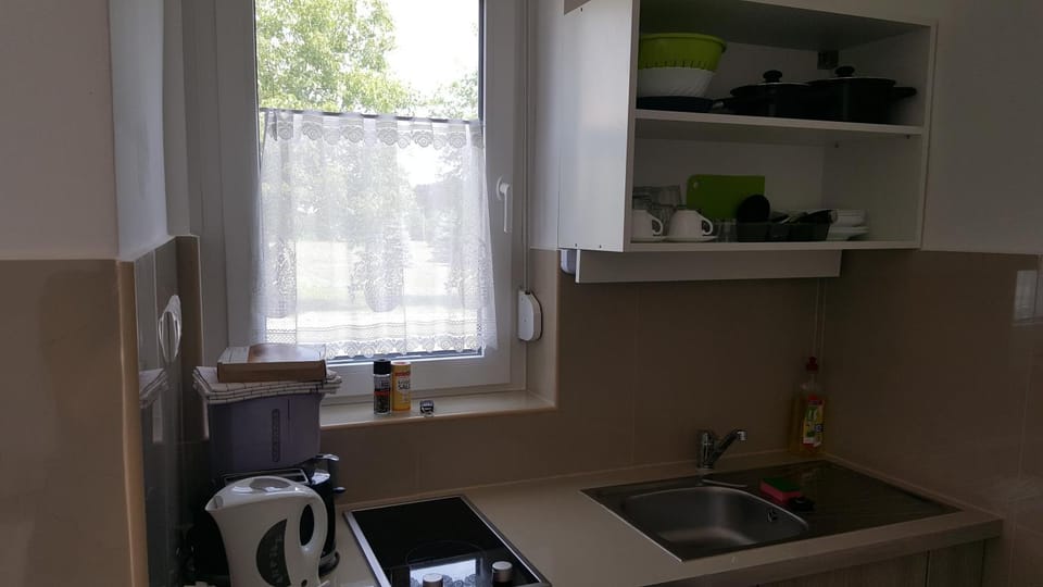 Coffee/tea facilities, Dining area