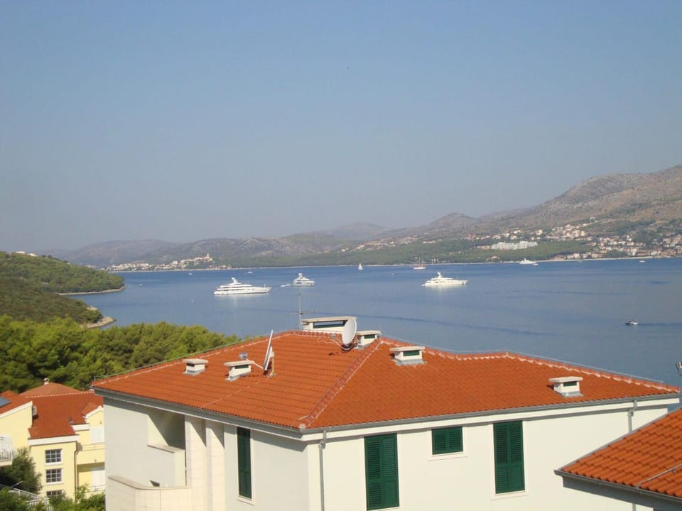 Panoramablick Apartment in Okrug Gornji