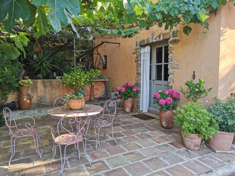 Les anes de petit jean Bed and Breakfast in French Riviera