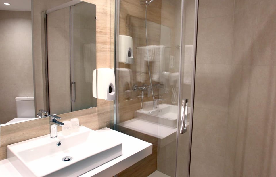Shower, Toilet, Bathroom, hair dryier
