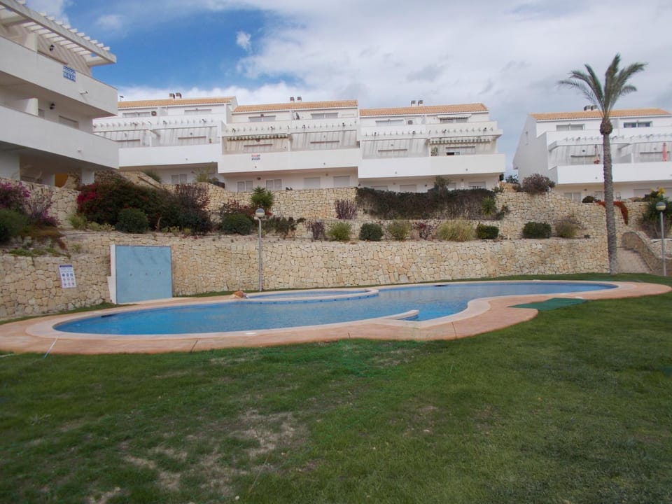 On site, Pool view