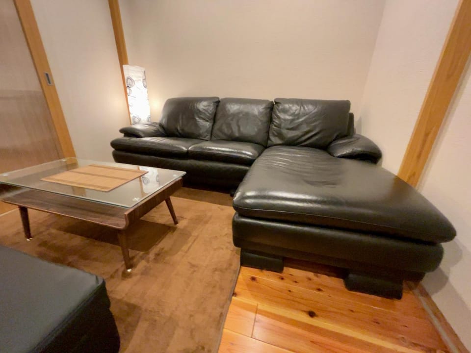 Living room, hair dresser