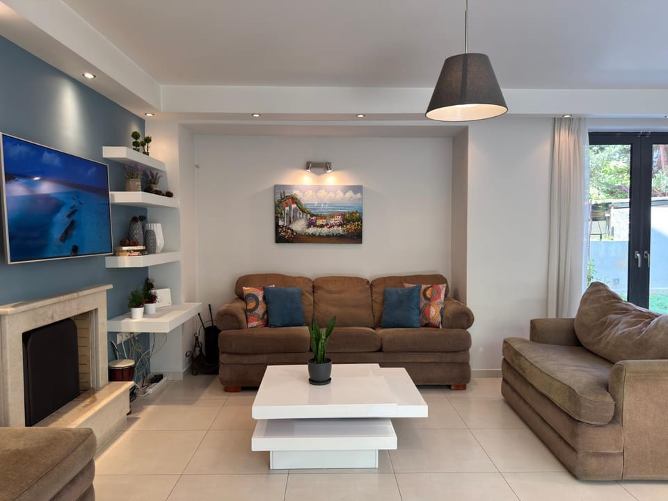 TV and multimedia, Living room, Seating area