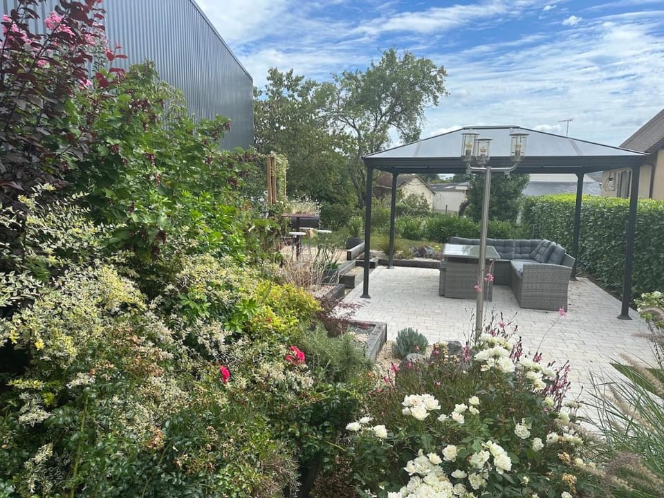 Property building, Patio, BBQ facilities, Garden