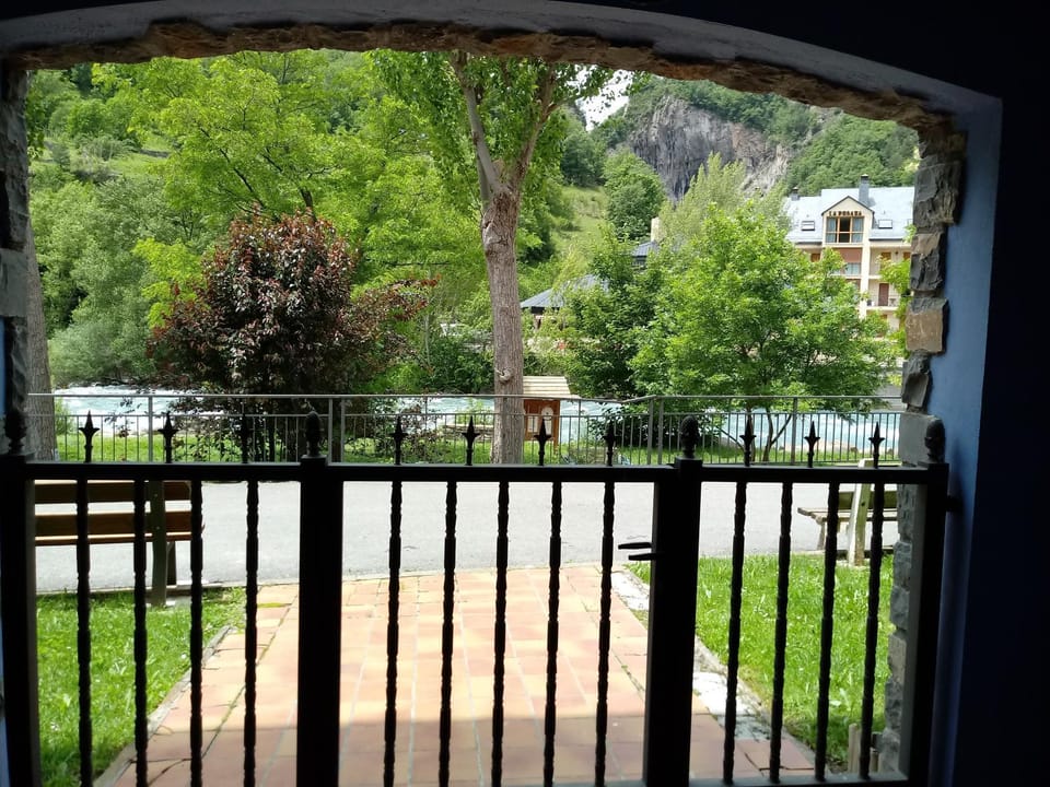 Apartamento Broto Apartment in Broto