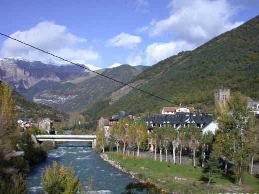 Apartamento Broto Apartment in Broto