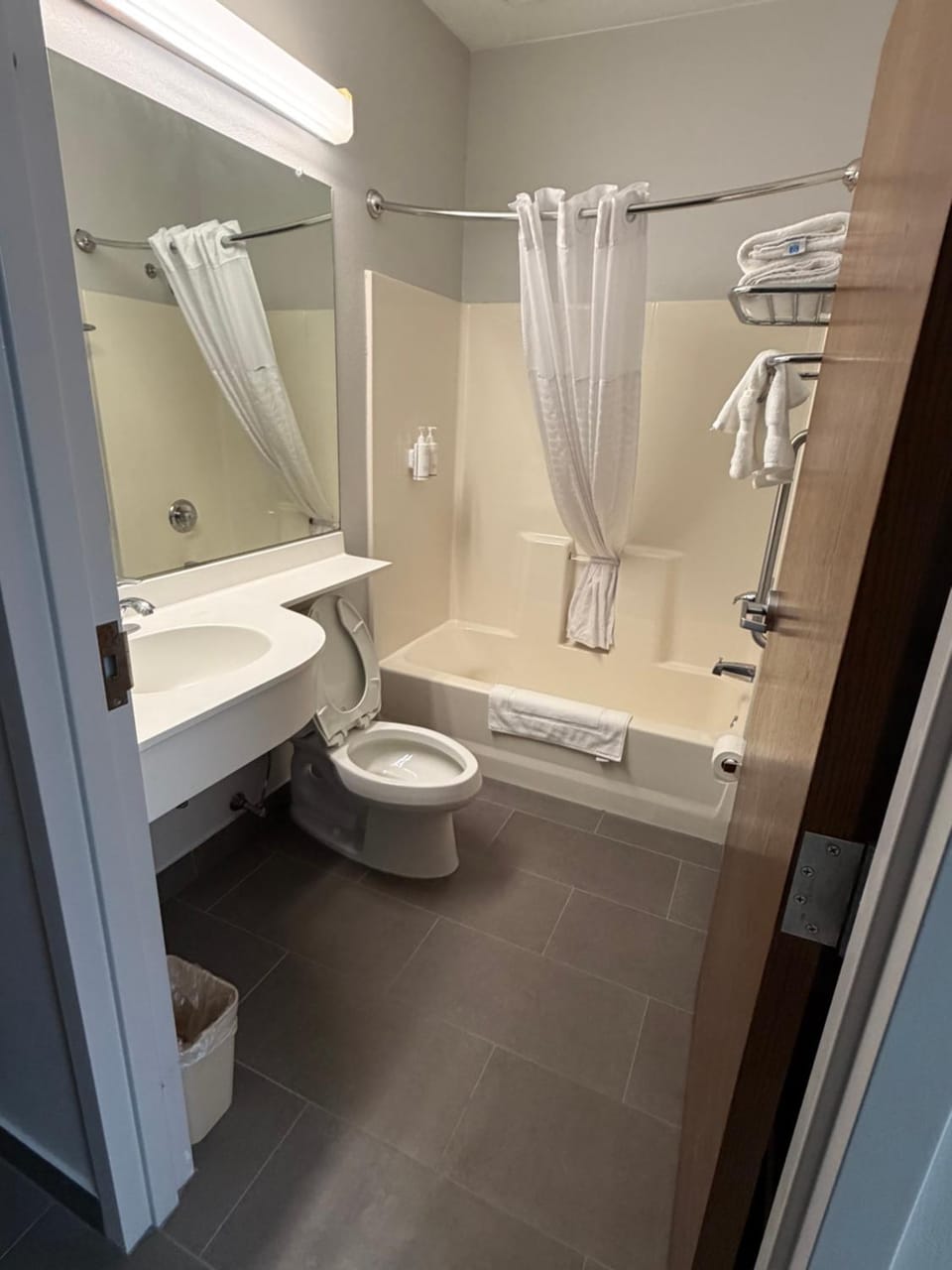 Toilet, Bathroom, Bath, towels