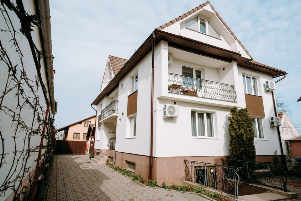 Property building, Facade/entrance, Parking, air conditioner