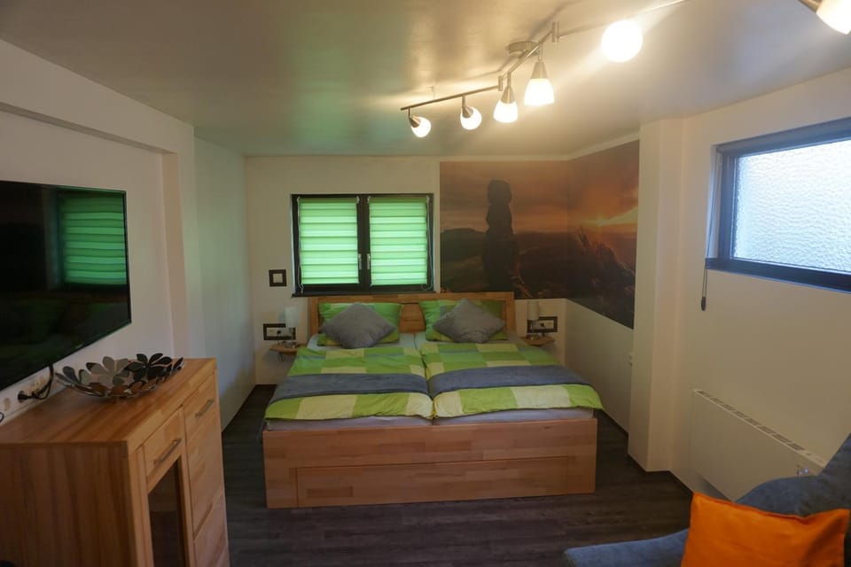 Bed, Photo of the whole room, Decorative detail