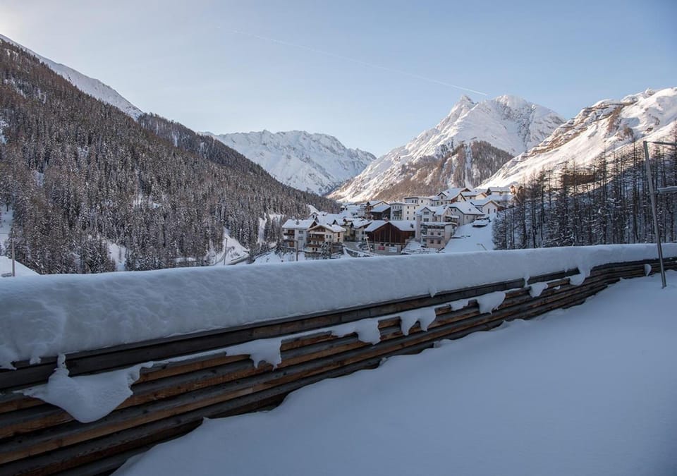 Winter, Balcony/Terrace, Mountain view