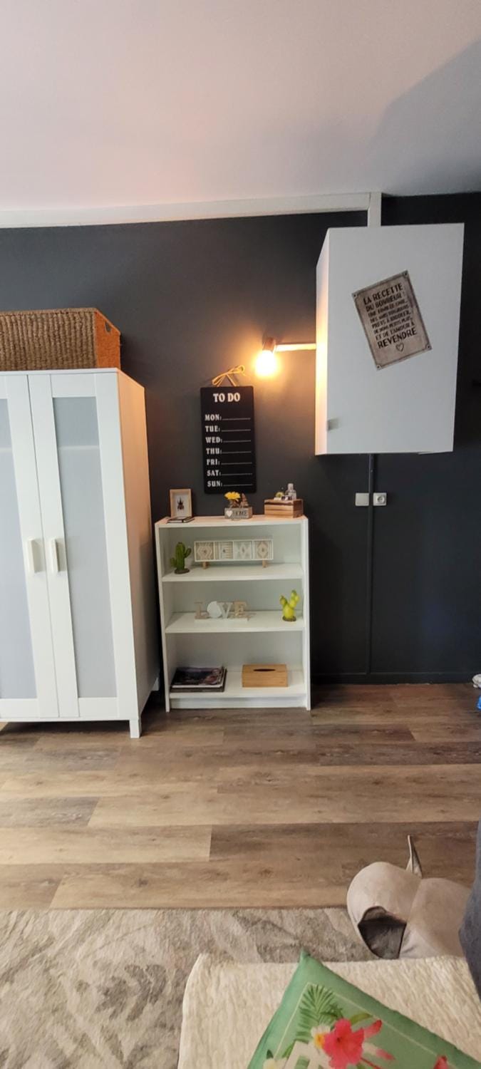 TV and multimedia, wardrobe