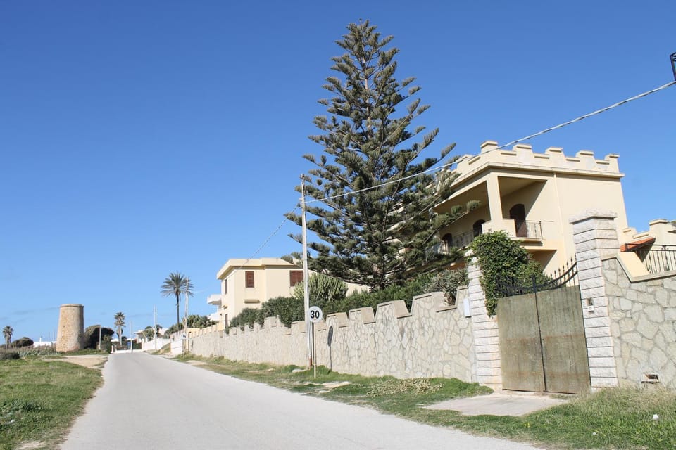 Property building, Facade/entrance, On site, Street view