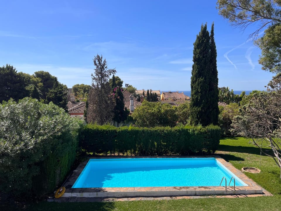 Garden, Swimming pool