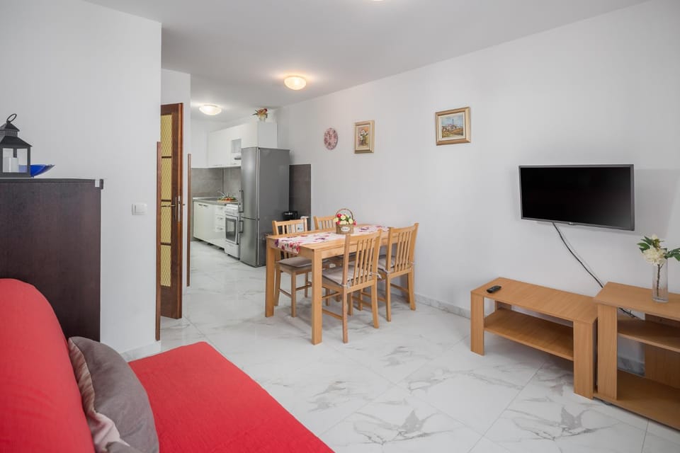 TV and multimedia, Kitchen or kitchenette, Living room, Dining area, minibar