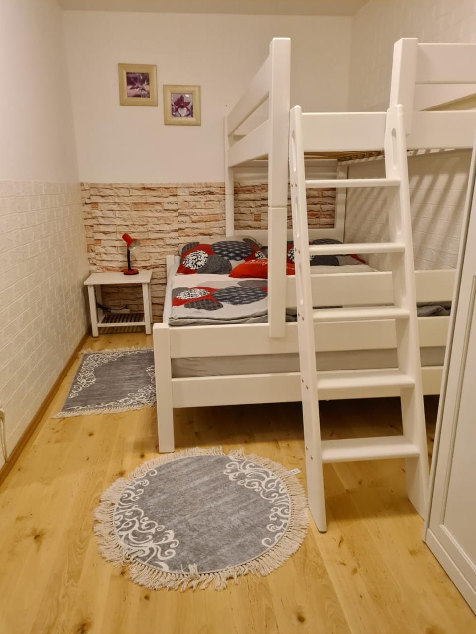 Bed, Photo of the whole room, Bedroom, bunk bed