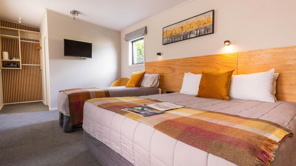 Coffee/tea facilities, Bedroom, wardrobe