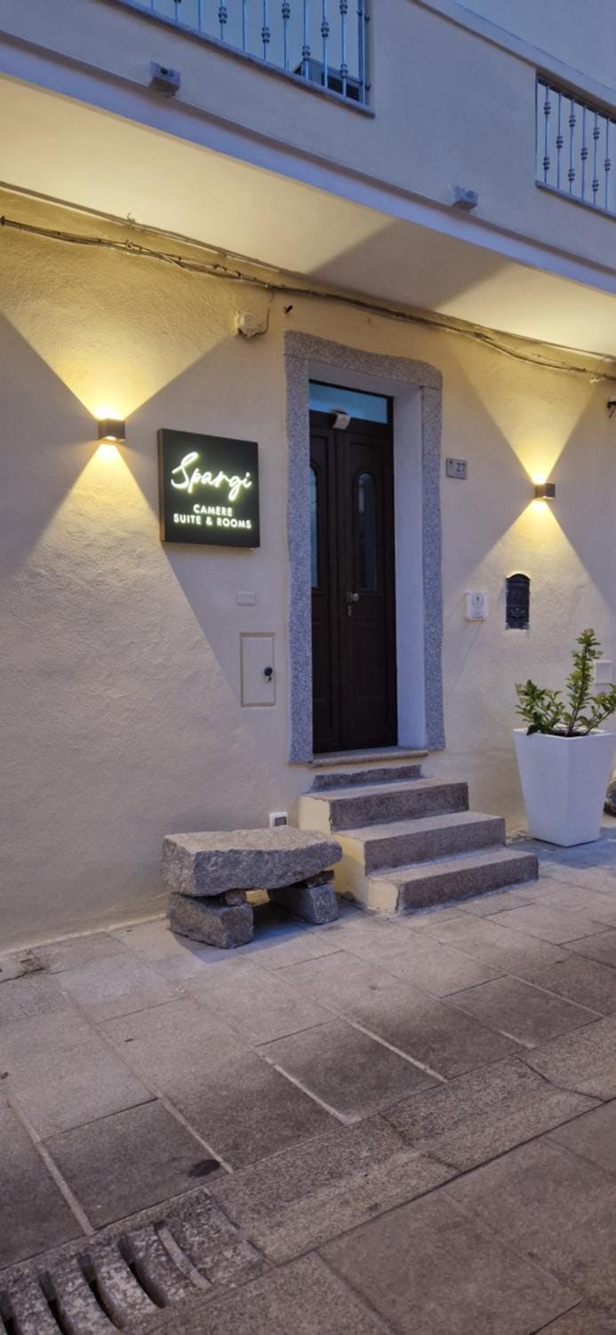 Facade/entrance, Night