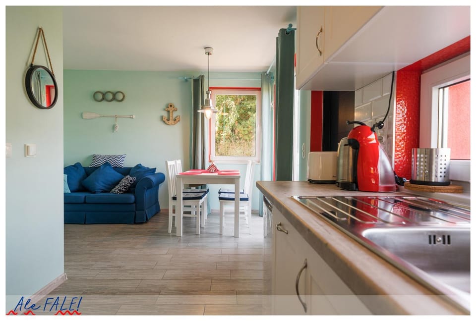 Bed, Coffee/tea facilities, Kitchen or kitchenette, Living room, Other, Photo of the whole room, Decorative detail, Seating area, Dining area, dishwasher, furniture, locker, microwave, oven, stove, toaster, kitchen