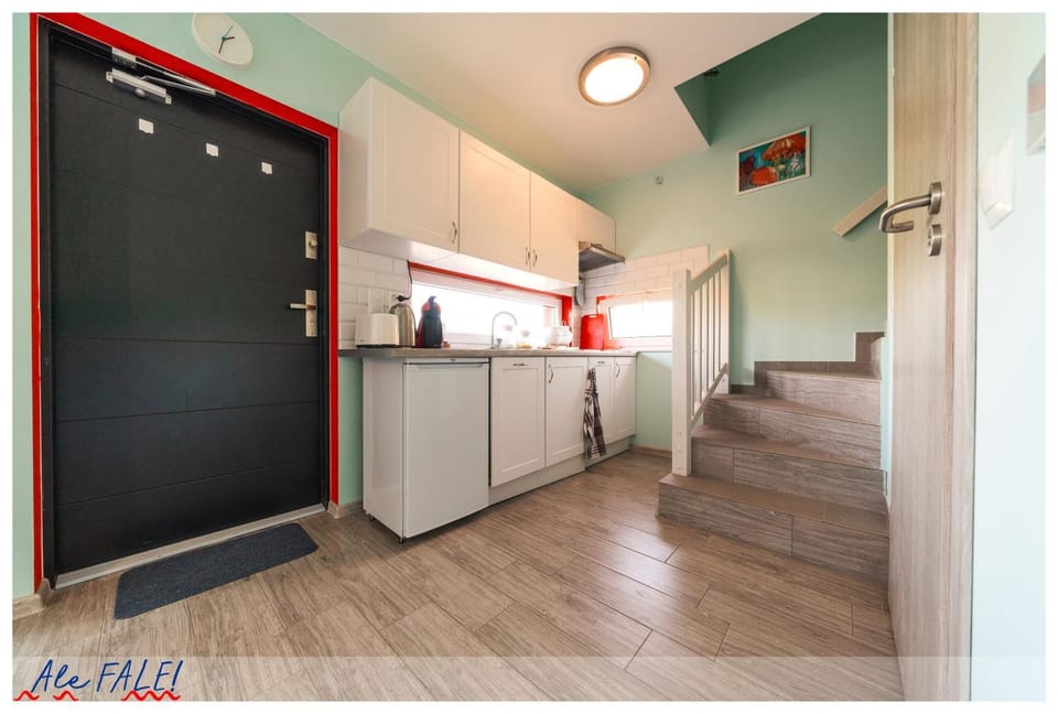 Coffee/tea facilities, Kitchen or kitchenette, Guests, dishwasher, furniture, locker, microwave, oven, stove, toaster, kitchen