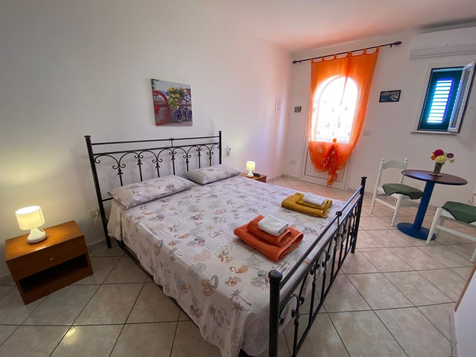 Lecce Rooms Bed and Breakfast in Castro