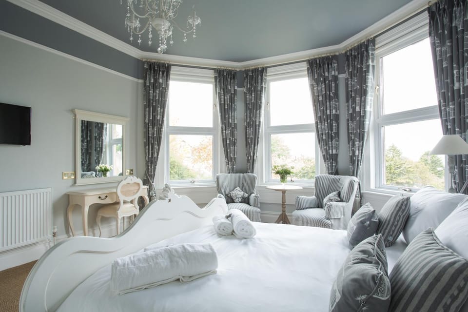 Bed, Photo of the whole room