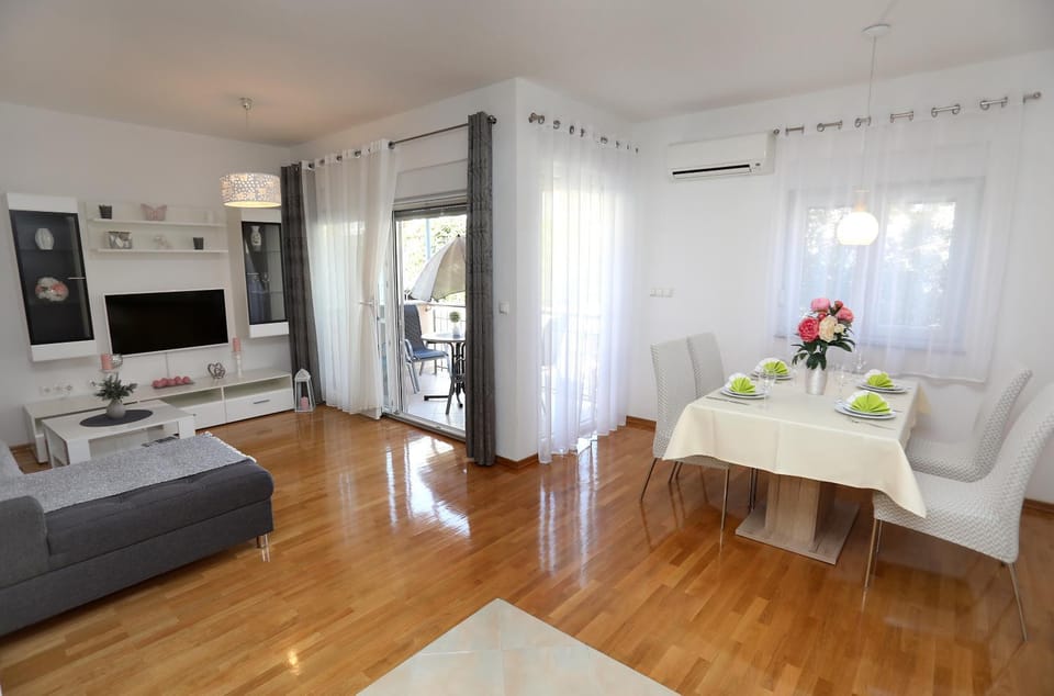 Balcony/Terrace, Living room