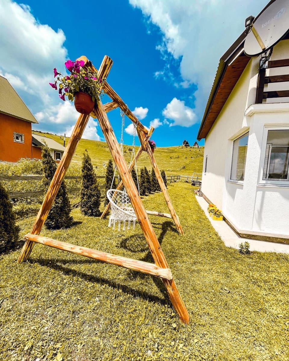 Guest House SARA Villa in Montenegro