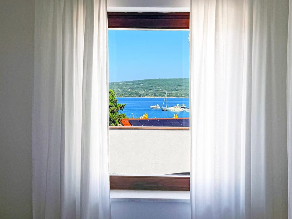Bedroom, Sea view