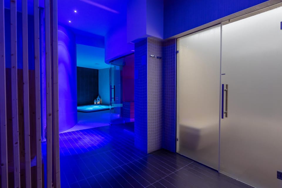 Hot Tub, Sauna, Steam room, Spa and wellness centre/facilities