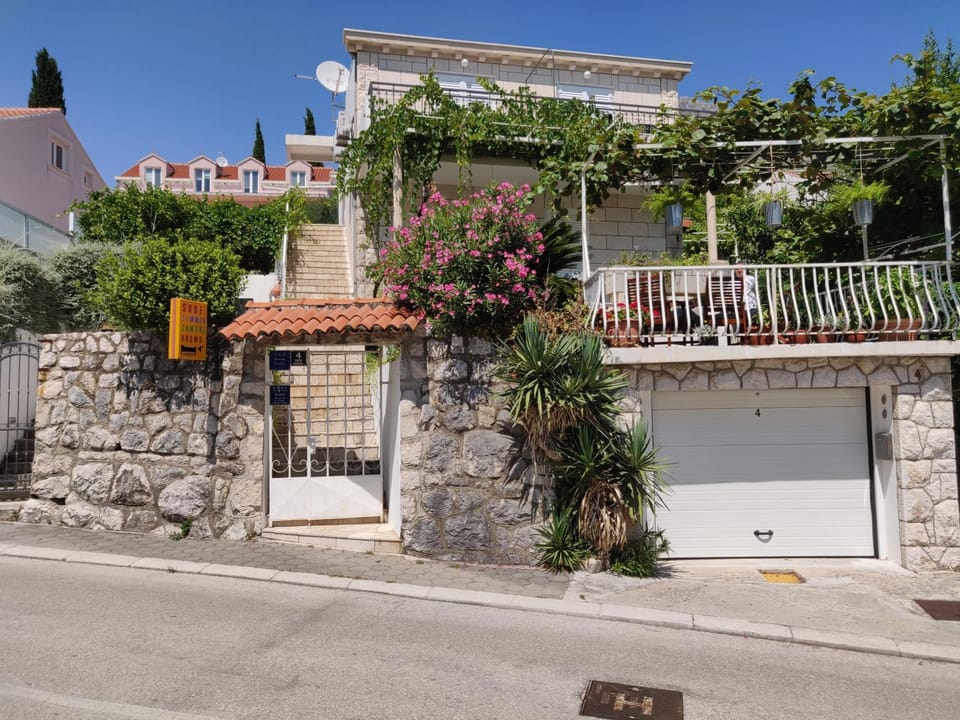 Property building, Street view