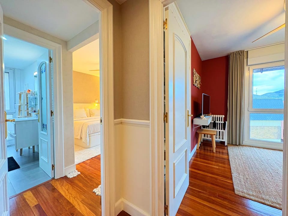 Bathroom, Living room, Bedroom