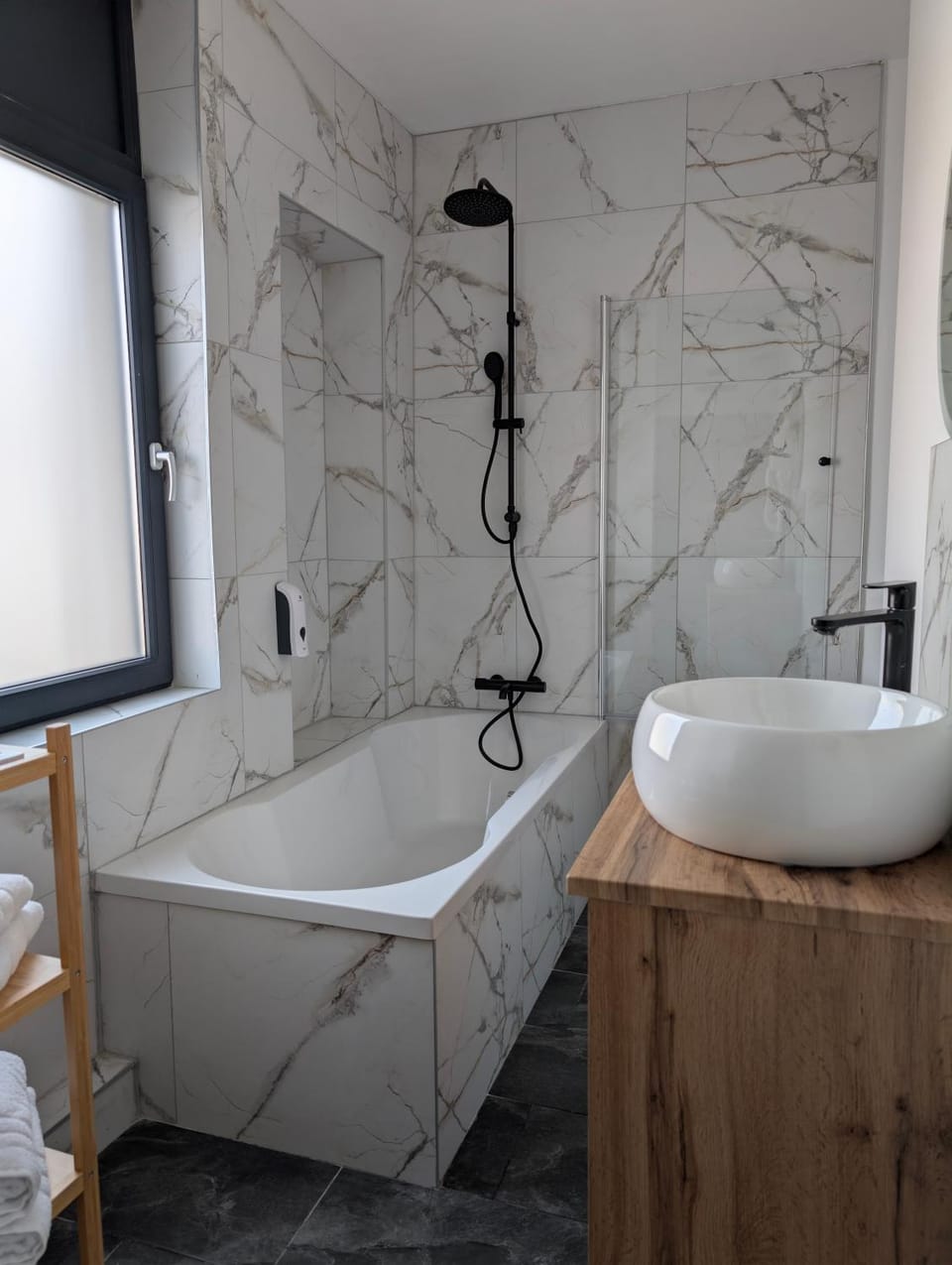 Shower, Bathroom, Bath, towels