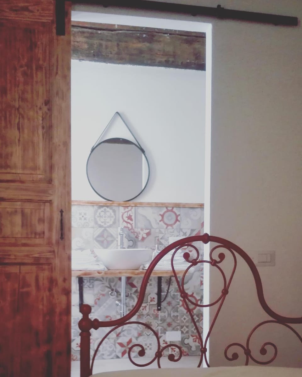 Shower, Bathroom, Bedroom, bidet, heating, towels, air conditioner