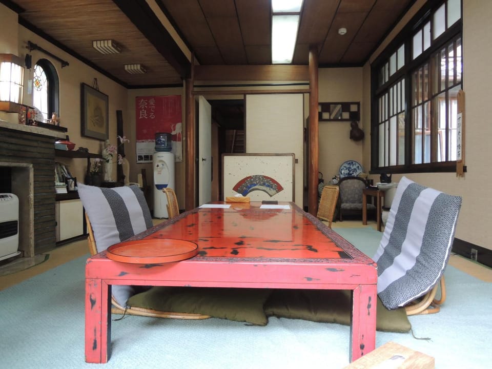 Living room, Breakfast