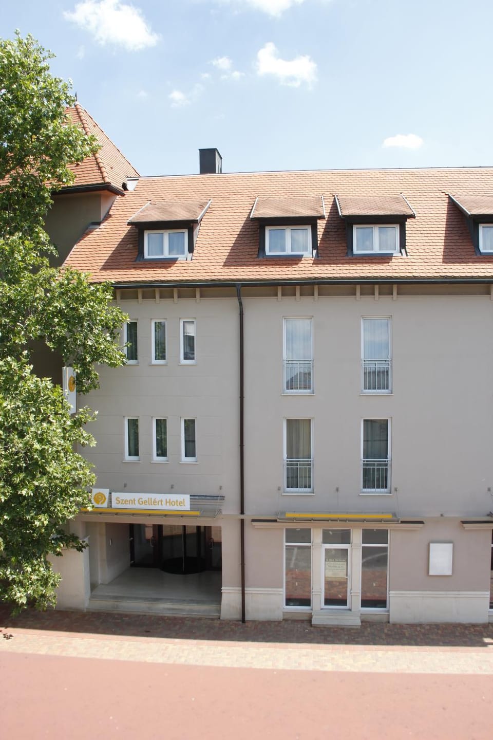 Facade/entrance, Facade/entrance