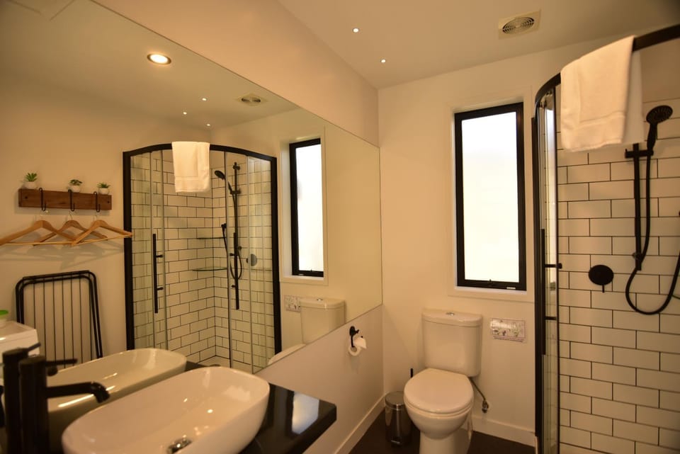 Toilet, Bathroom, washing machine