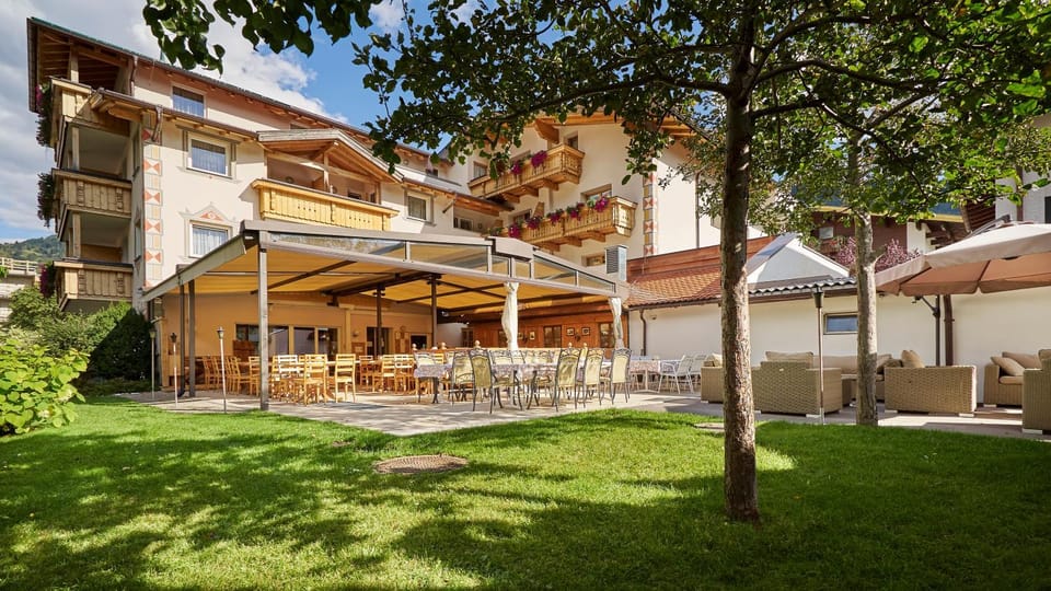 Garden, Balcony/Terrace