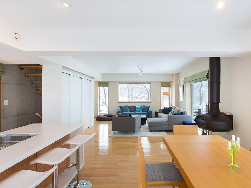 Living room, Seating area, Dining area