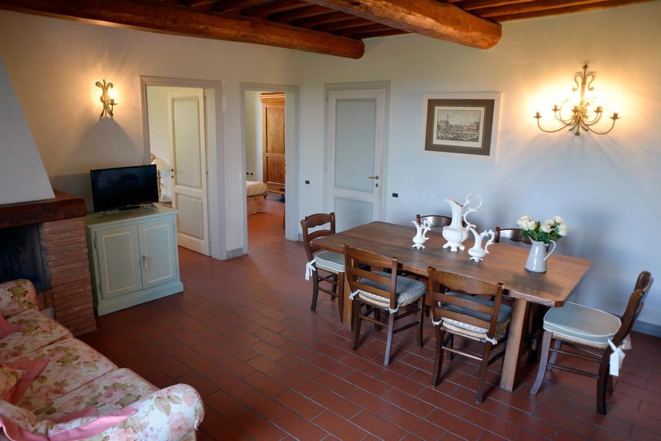 Living room, Seating area, Dining area, Area and facilities