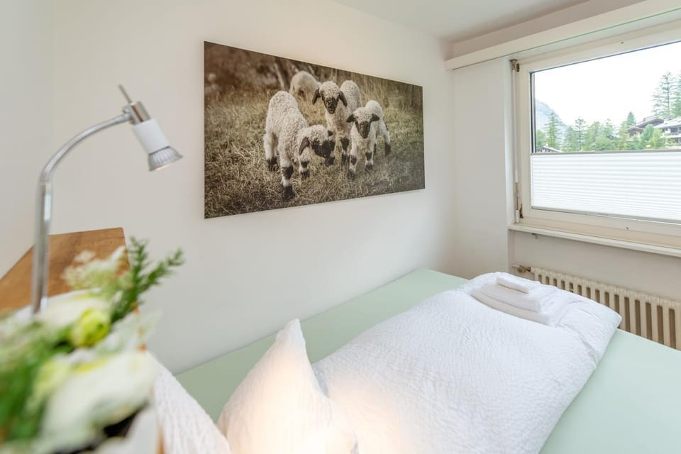 Decorative detail, Bedroom