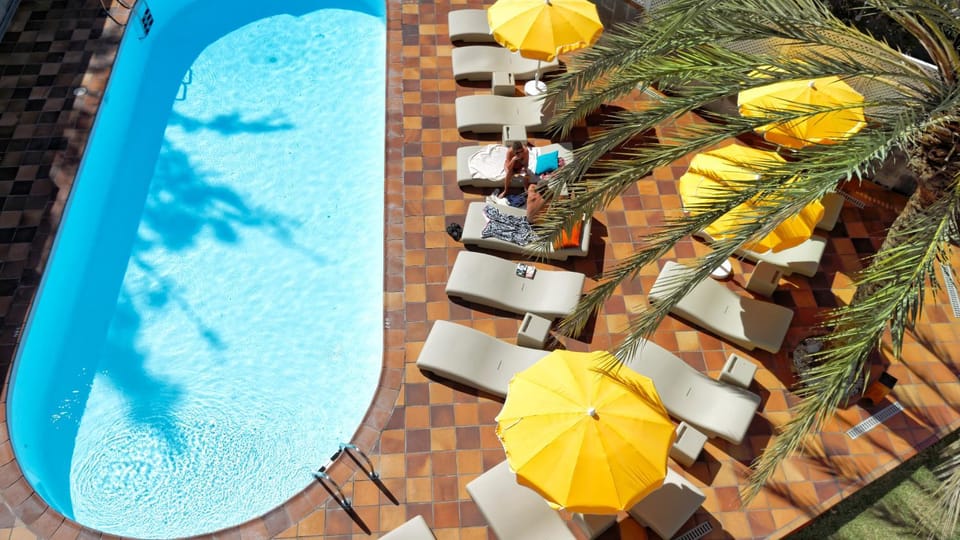 Swimming pool, Swimming pool
