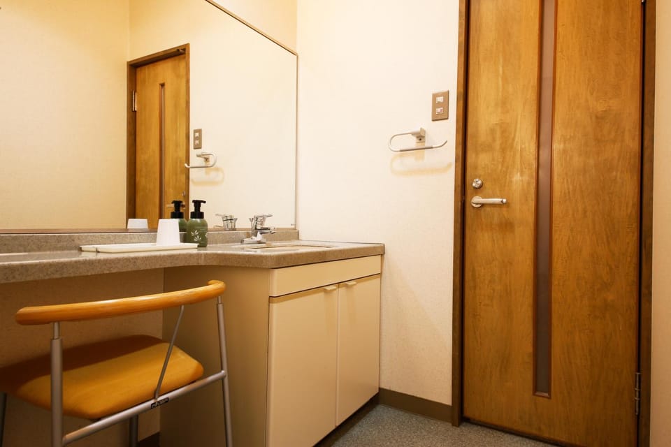 Toilet, Photo of the whole room