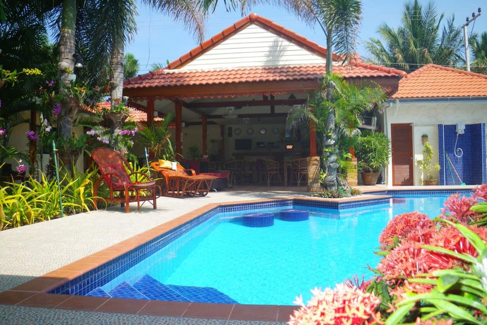 Lounge or bar, Swimming pool
