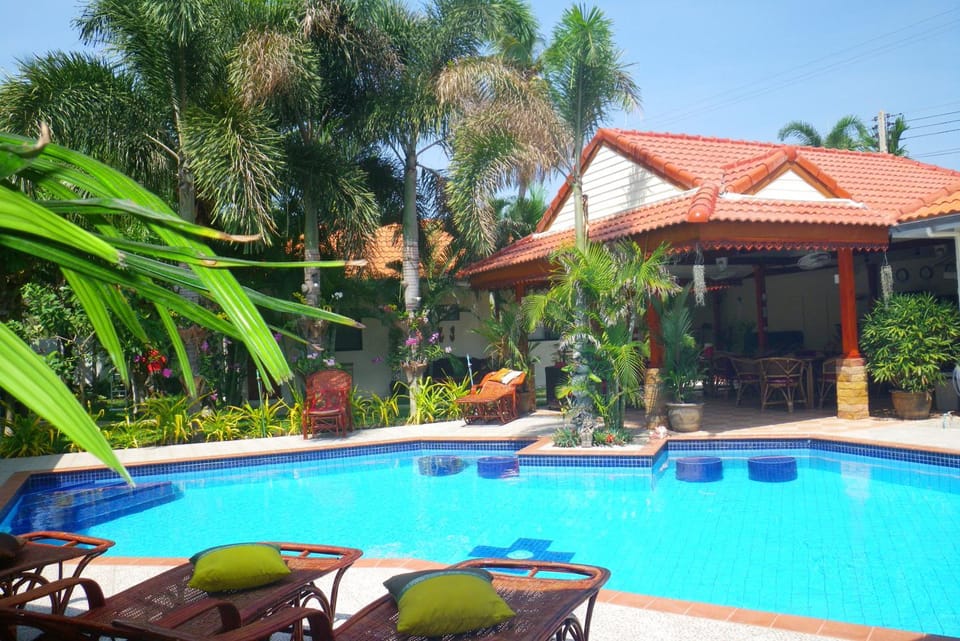 Garden, Lounge or bar, Swimming pool