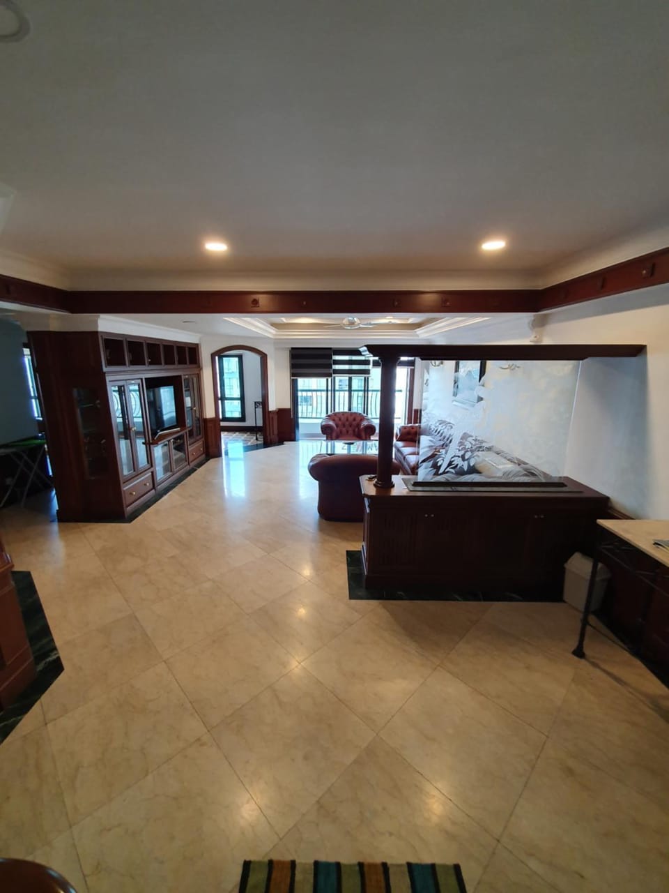 Photo of the whole room, Decorative detail