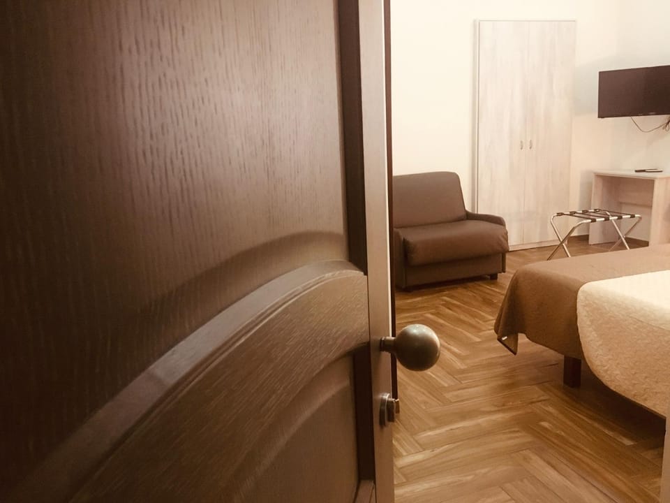 Photo of the whole room, Decorative detail, Bedroom