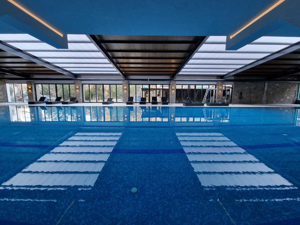 Property building, Seating area, On site, Swimming pool