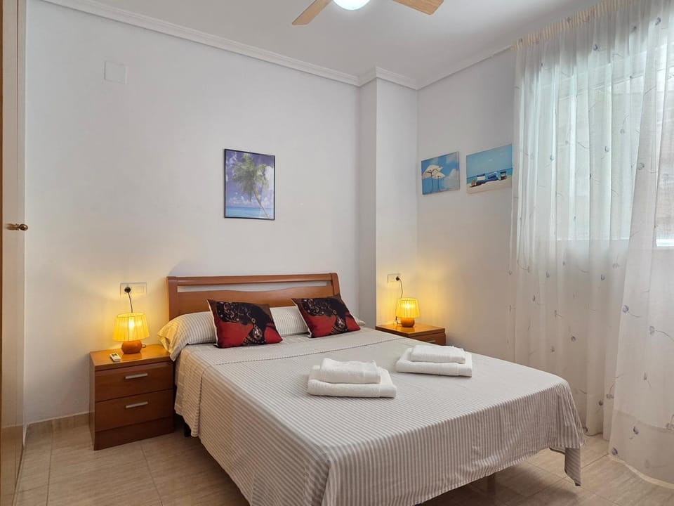Bedroom, towels